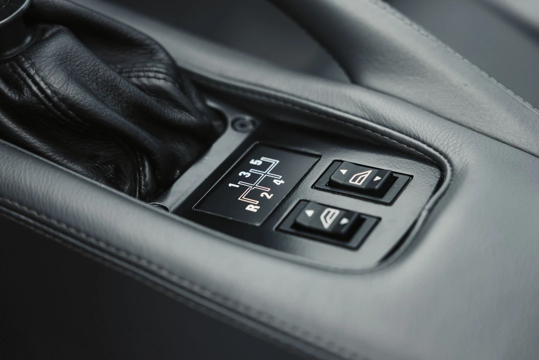 1993 Jaguar XJ220 - Image 21 of 31