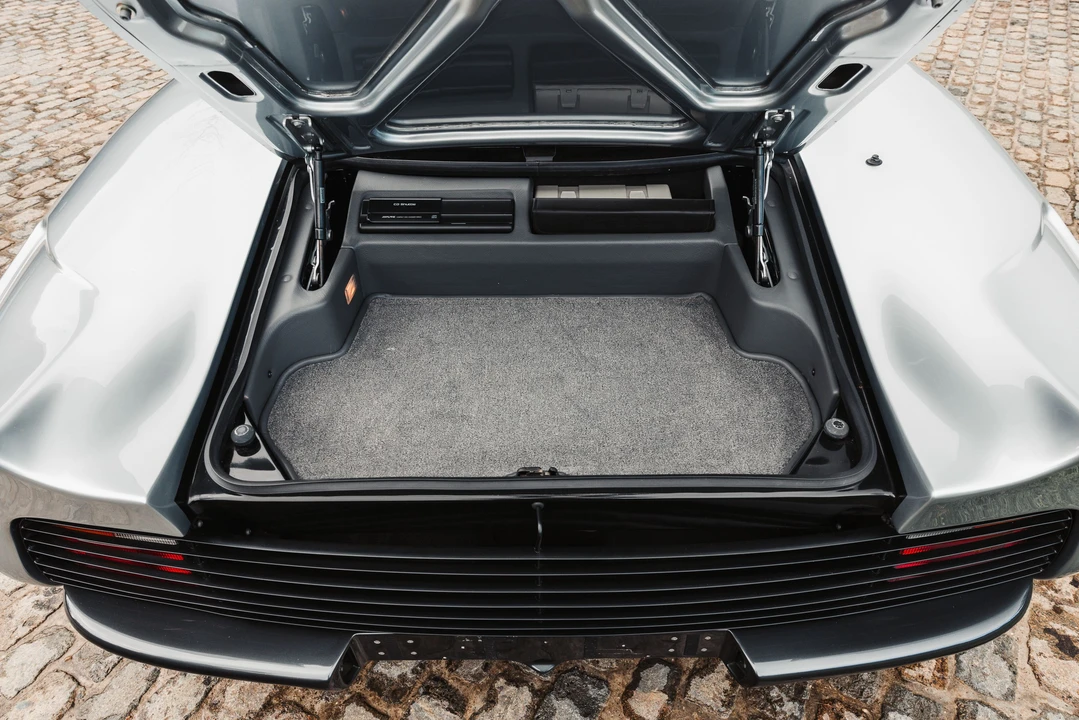 1993 Jaguar XJ220 - Image 28 of 31