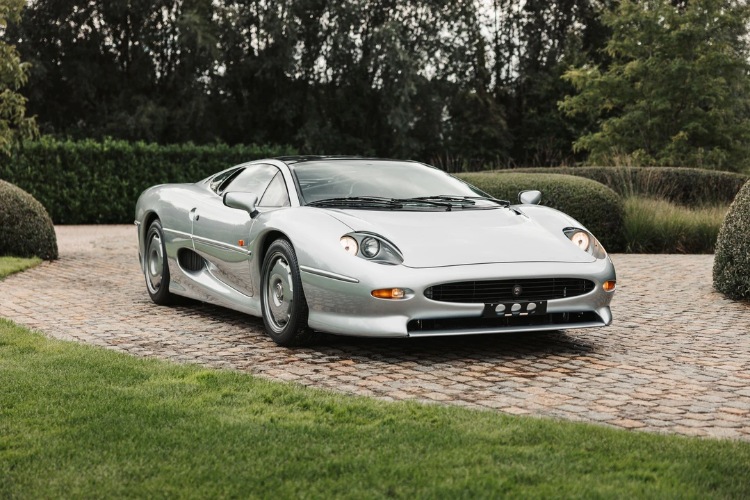 1993 Jaguar XJ220 - Image 3 of 31