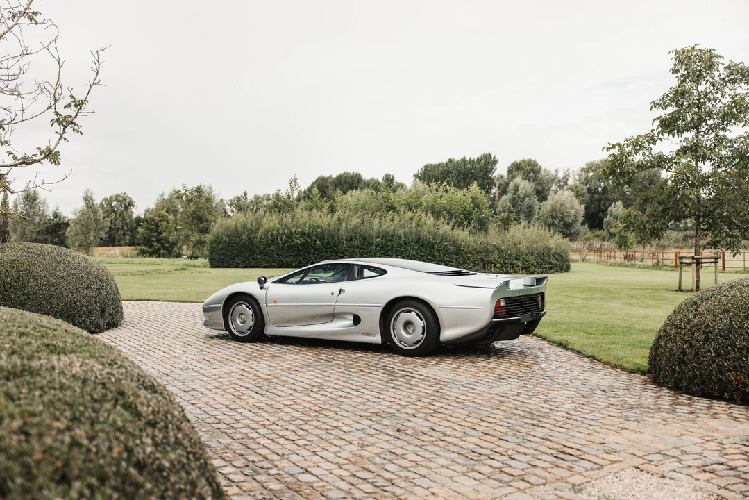 1993 Jaguar XJ220 - Image 5 of 31
