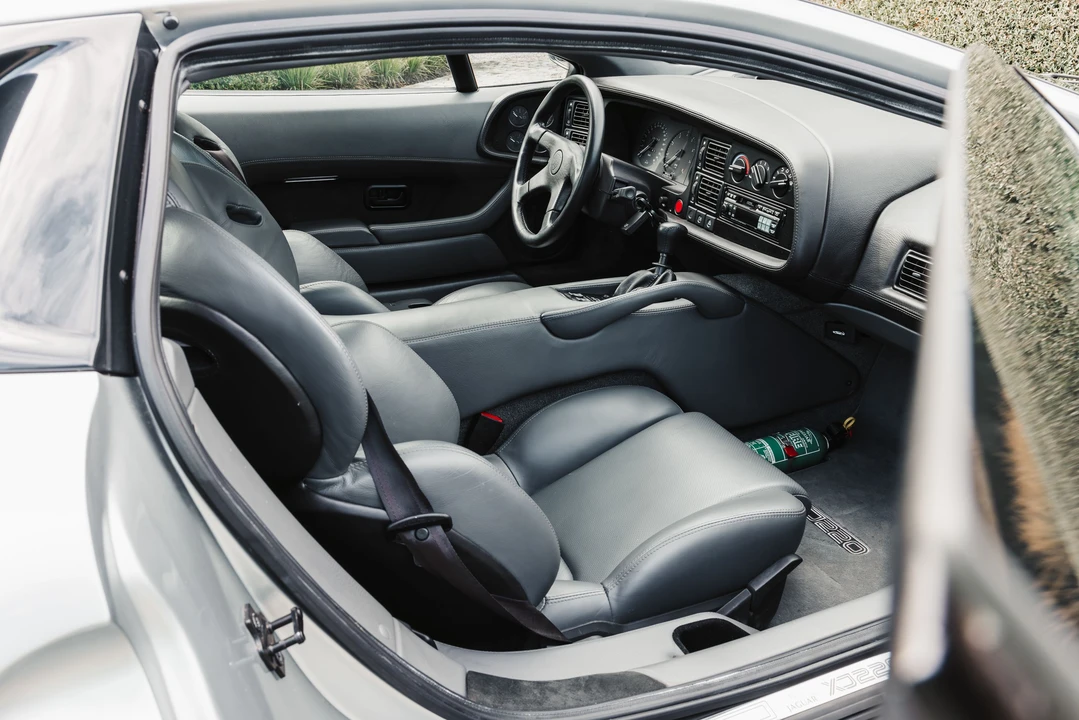 1993 Jaguar XJ220 - Image 11 of 31