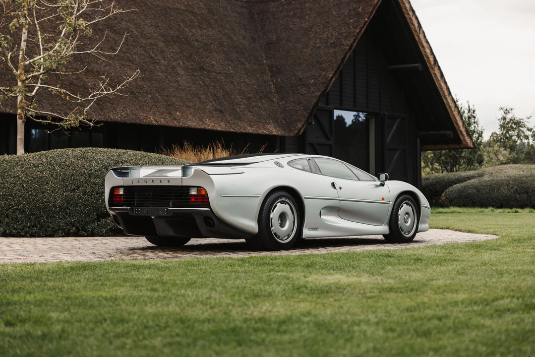 1993 Jaguar XJ220 - Image 6 of 31