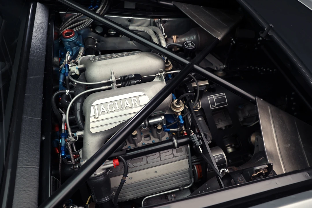 1993 Jaguar XJ220 - Image 17 of 31