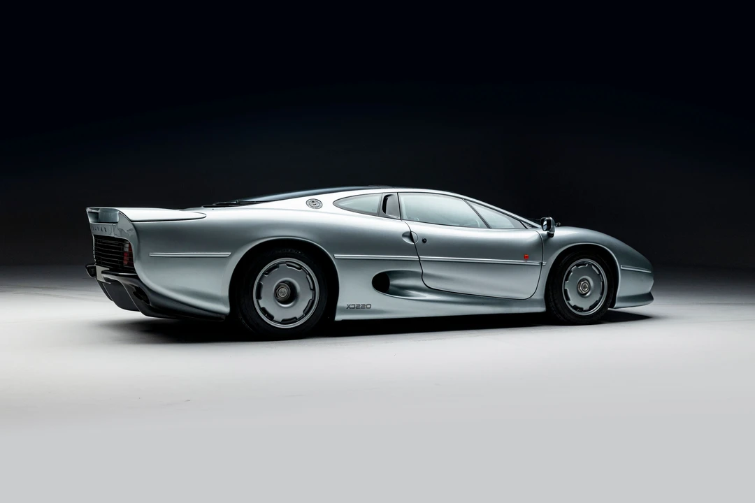 1993 Jaguar XJ220 - Image 2 of 31