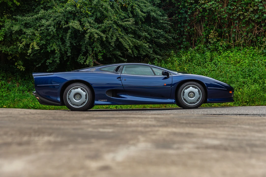 1993 Jaguar XJ220 - Image 28 of 31