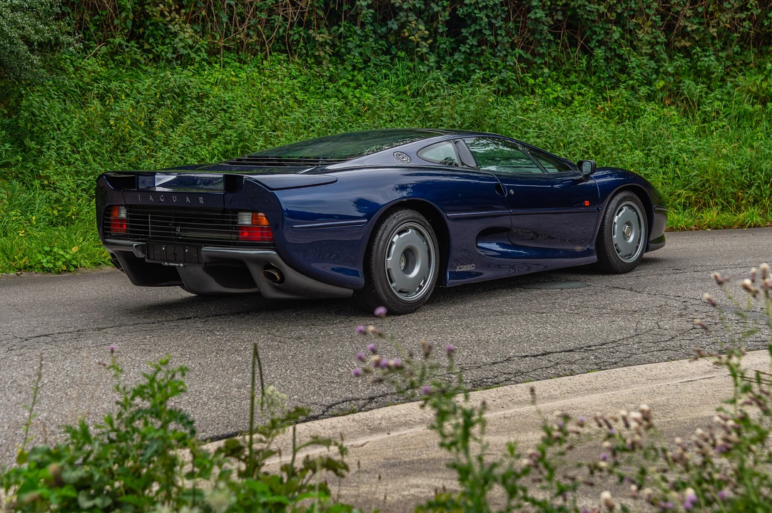 1993 Jaguar XJ220 - Image 29 of 31