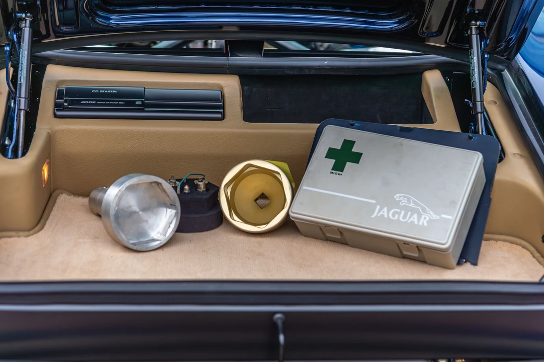 1993 Jaguar XJ220 - Image 18 of 31