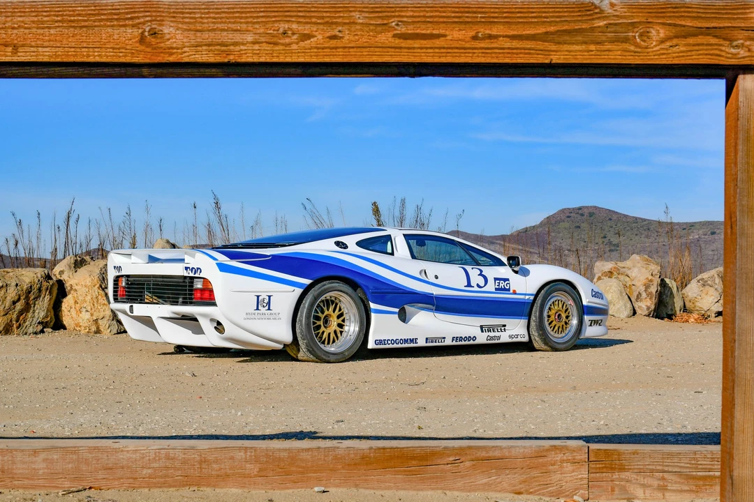 1993 Jaguar XJ220 - Image 11 of 31