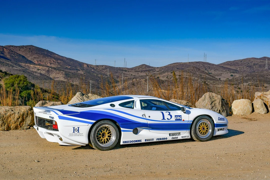 1993 Jaguar XJ220 - Image 9 of 31