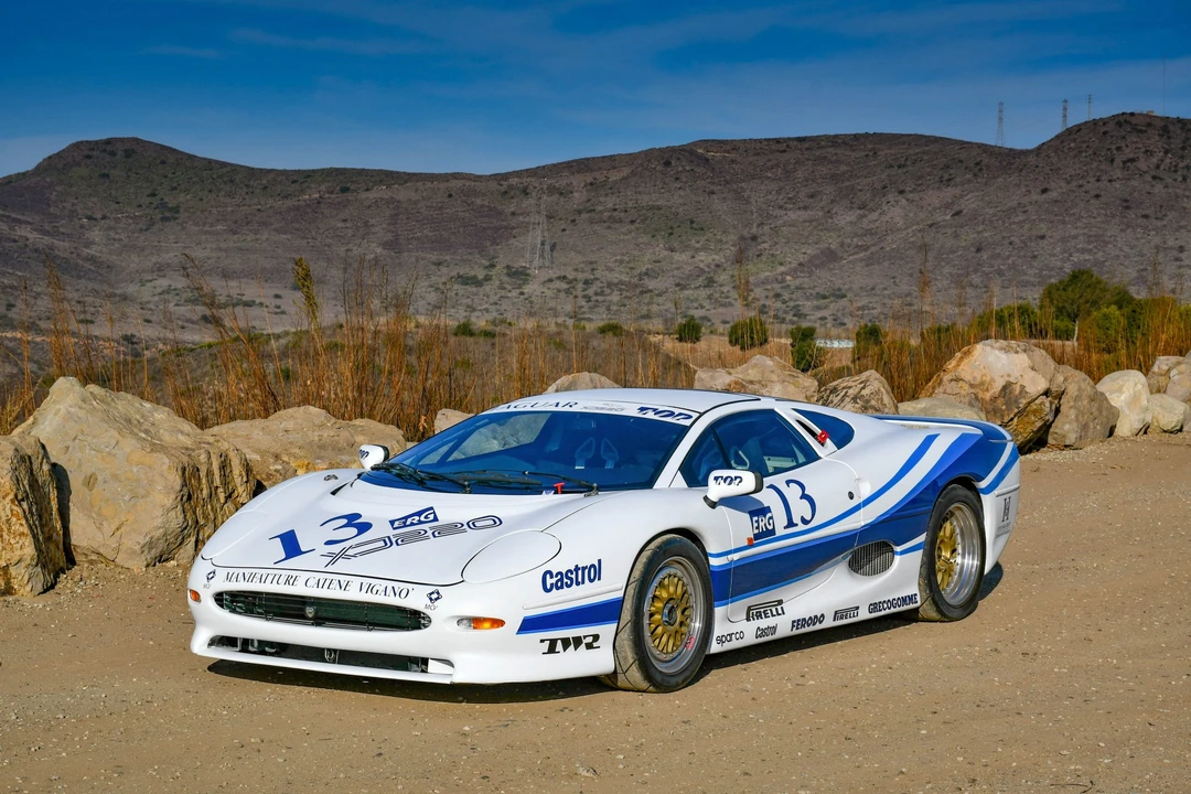 1993 Jaguar XJ220 - Image 2 of 31