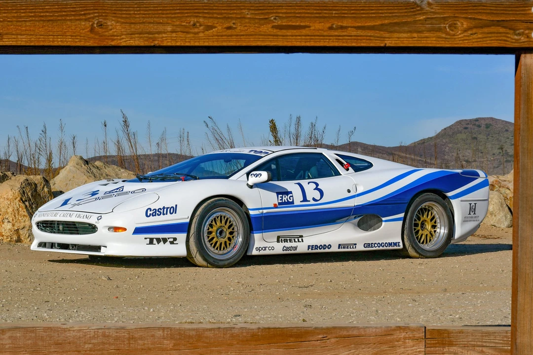1993 Jaguar XJ220 - Image 18 of 31
