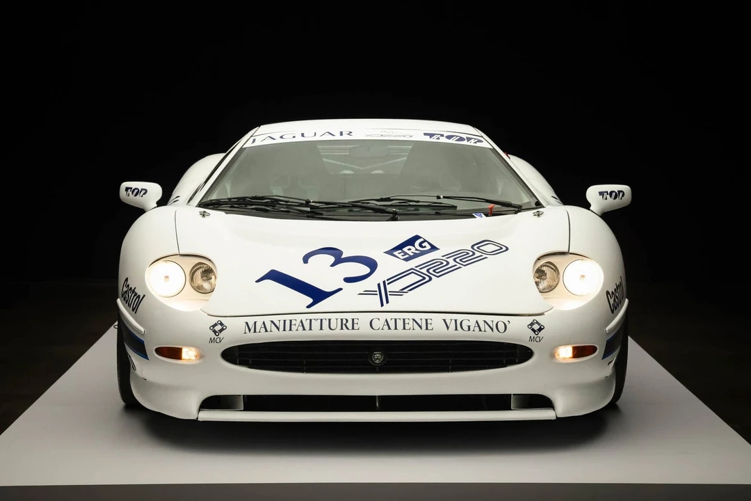 1993 Jaguar XJ220 - Image 28 of 31