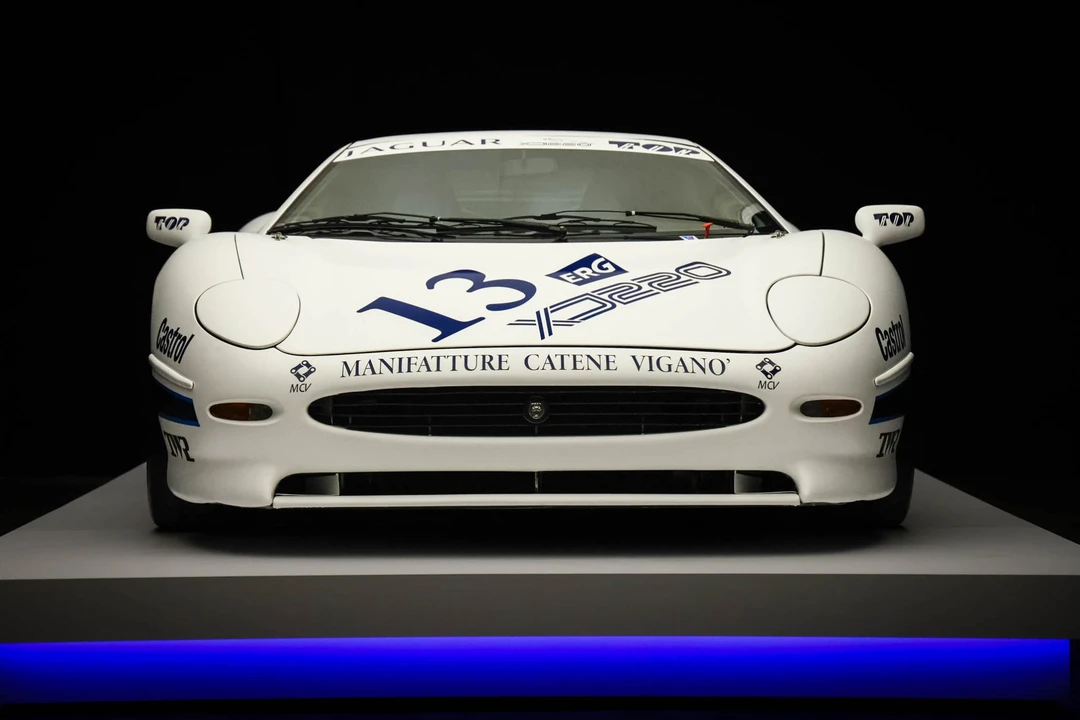 1993 Jaguar XJ220 - Image 27 of 31