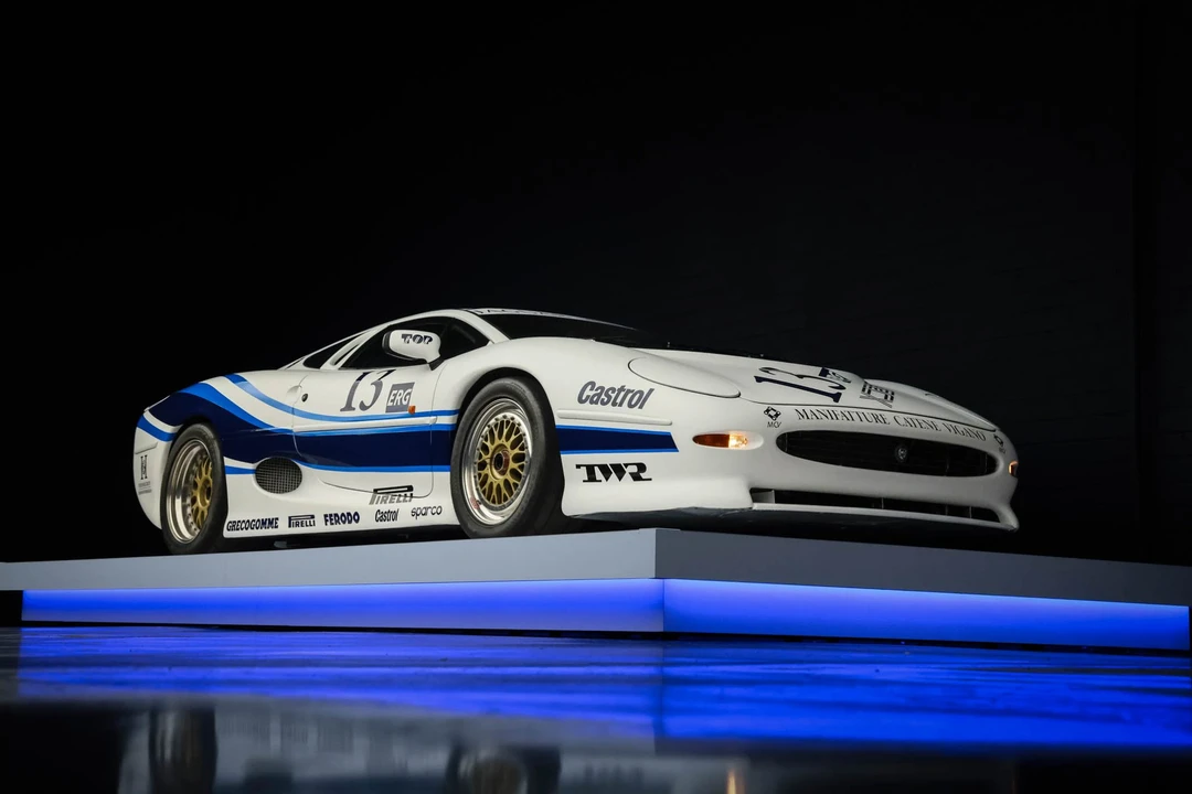 1993 Jaguar XJ220 - Image 22 of 31