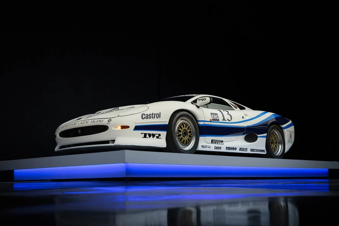 1993 Jaguar XJ220 - Image 31 of 31