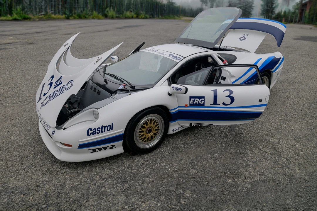 1993 Jaguar XJ220 - Image 17 of 31