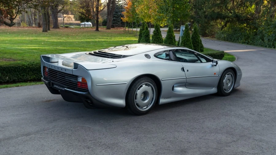1993 Jaguar XJ220 - Image 11 of 31