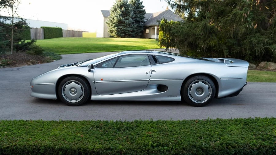 1993 Jaguar XJ220 - Image 7 of 31
