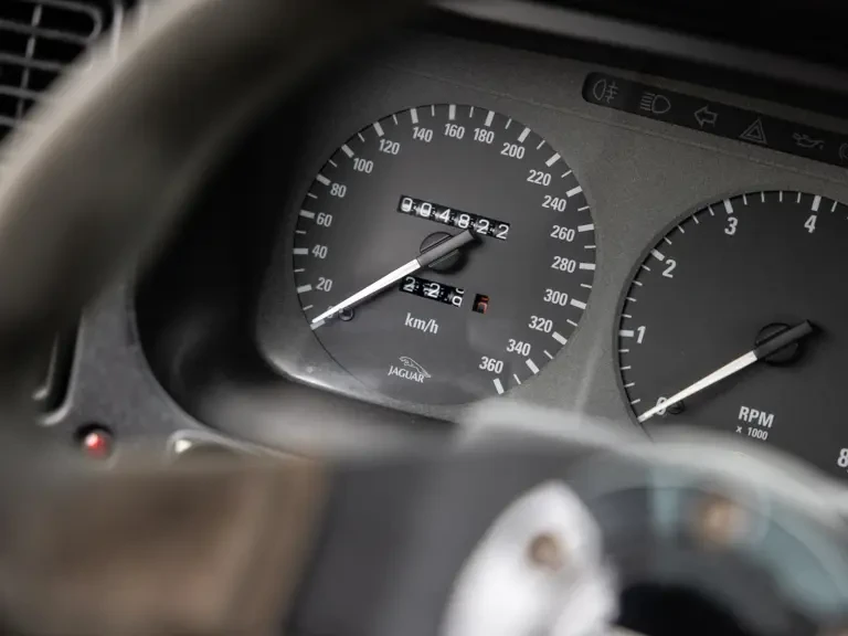 1993 Jaguar XJ220 - Image 11 of 31