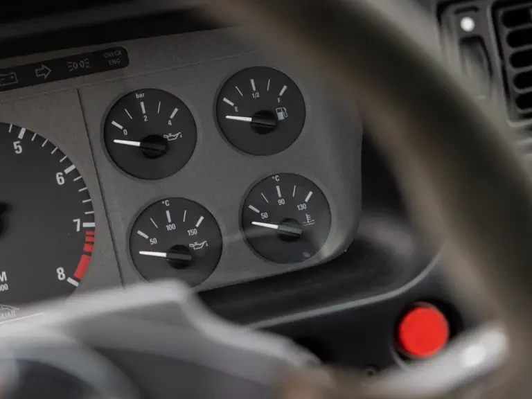1993 Jaguar XJ220 - Image 15 of 31