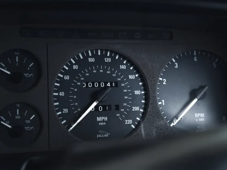 1993 Jaguar XJ220 - Image 9 of 18