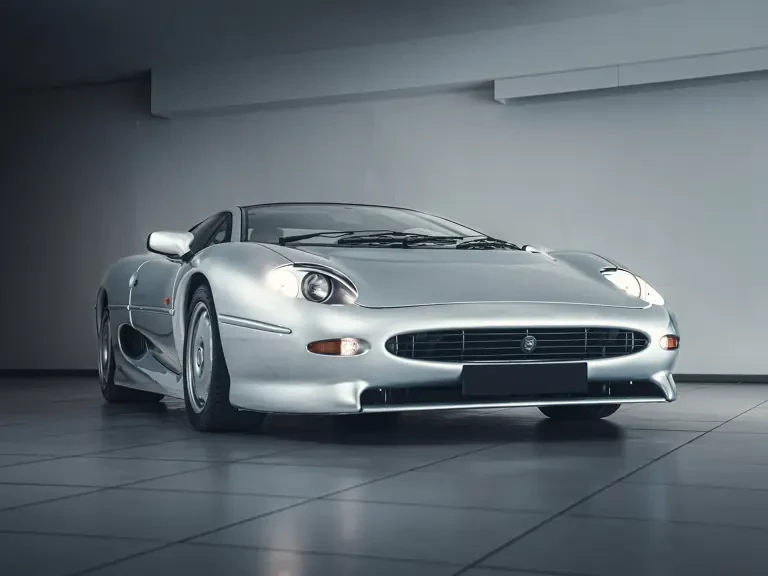 1993 Jaguar XJ220 - Image 11 of 18