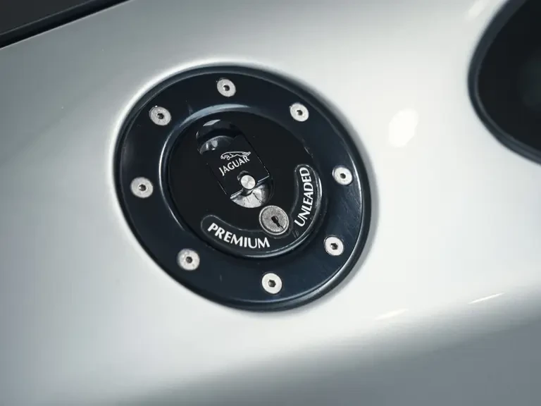 1993 Jaguar XJ220 - Image 12 of 18
