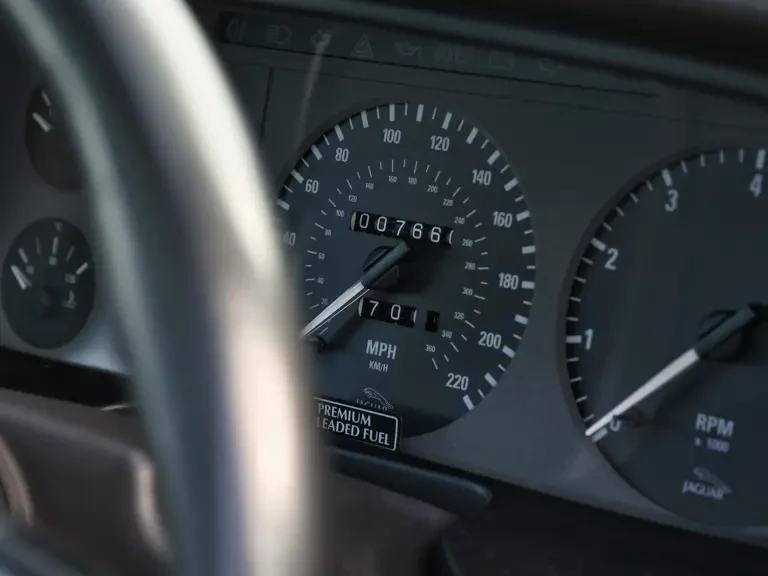 1993 Jaguar XJ220 - Image 10 of 31