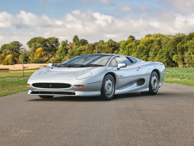 1993 Jaguar XJ220 - Image 2 of 31