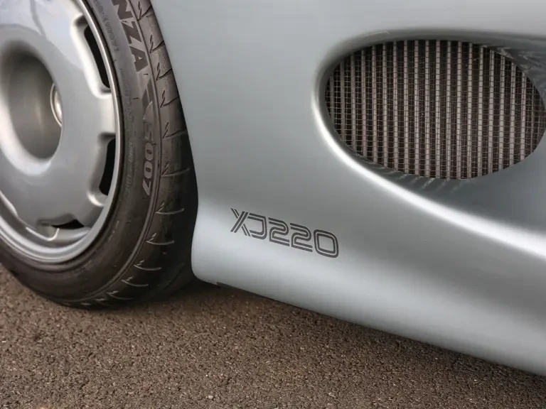 1993 Jaguar XJ220 - Image 16 of 31