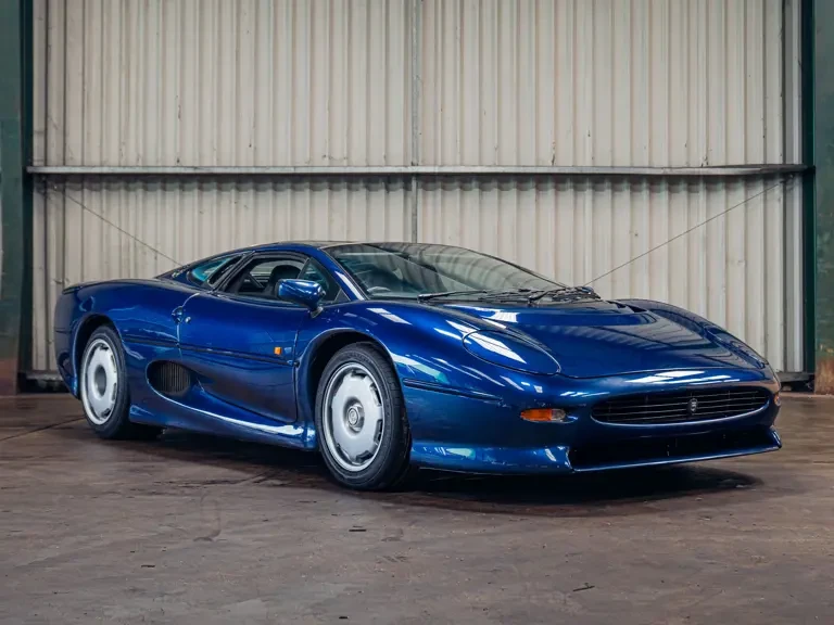 1993 Jaguar XJ220 - Image 2 of 31