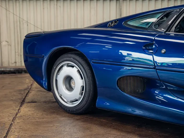 1993 Jaguar XJ220 - Image 20 of 31