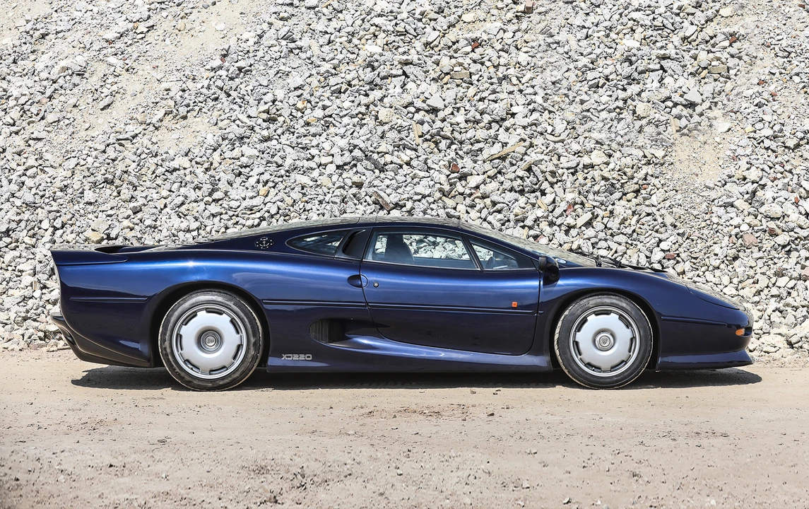 1993 Jaguar XJ220 - Image 2 of 16