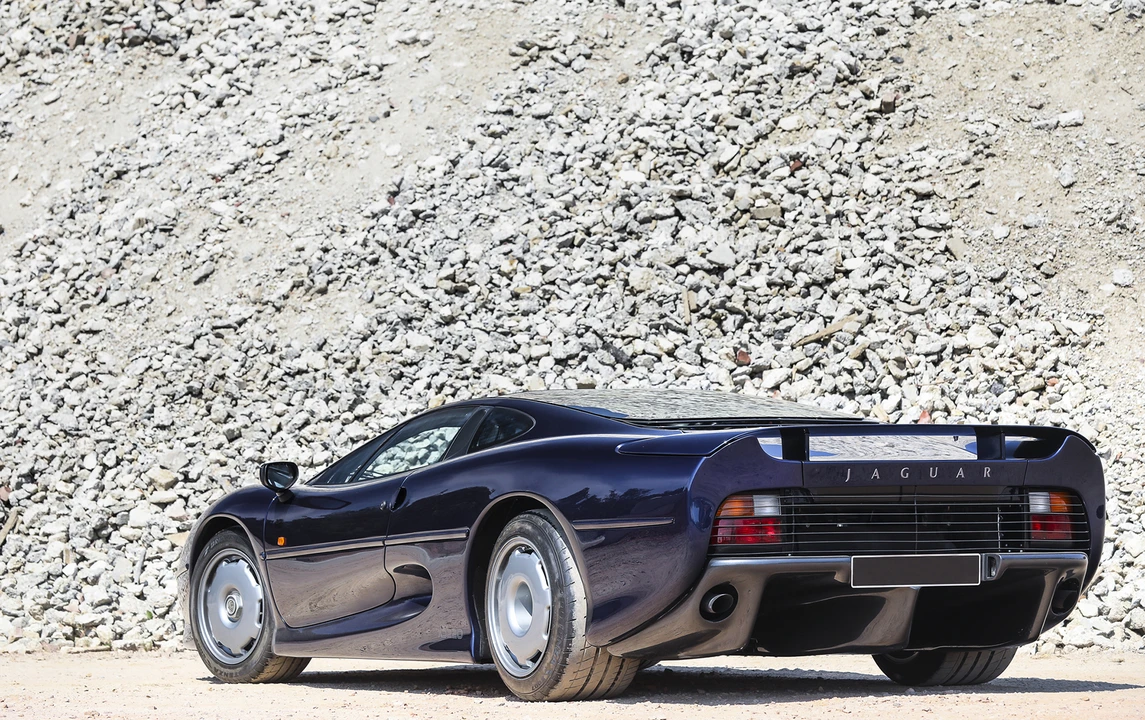 1993 Jaguar XJ220 - Image 7 of 16