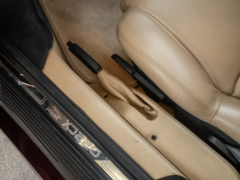 1993 Jaguar XJ220 - Image 30 of 31