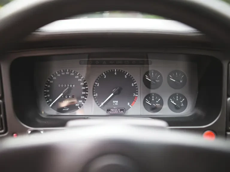 1993 Jaguar XJ220 - Image 12 of 31