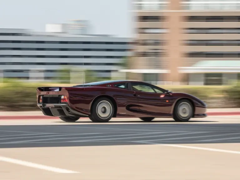 1993 Jaguar XJ220 - Image 12 of 31