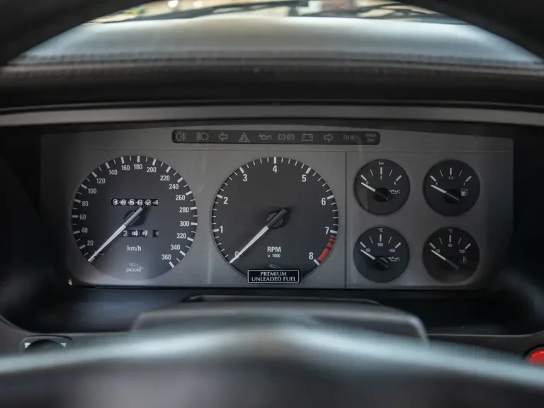 1993 Jaguar XJ220 - Image 19 of 31