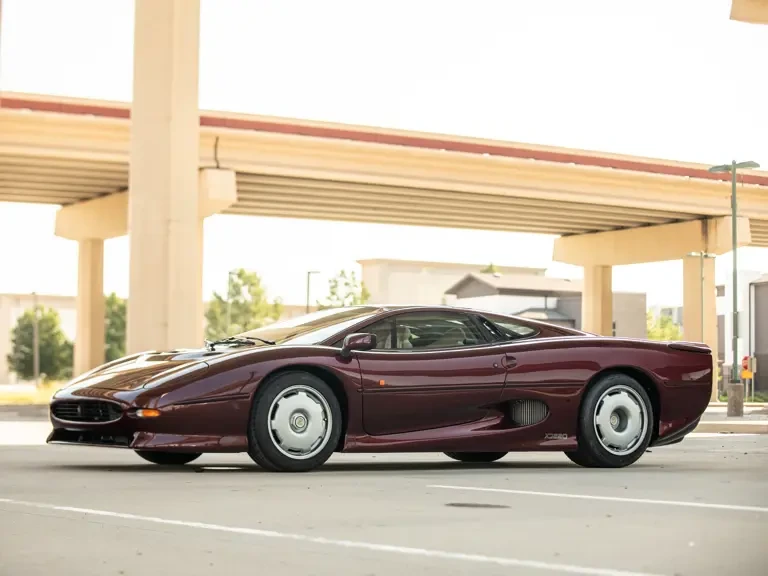1993 Jaguar XJ220 - Image 2 of 31