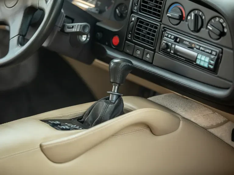 1993 Jaguar XJ220 - Image 22 of 31