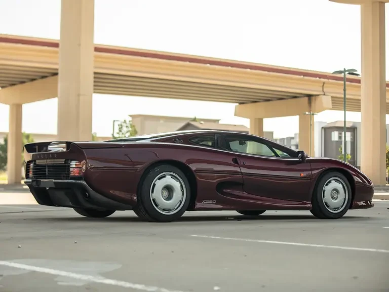 1993 Jaguar XJ220 - Image 3 of 31