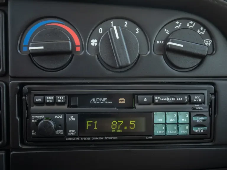 1993 Jaguar XJ220 - Image 23 of 31