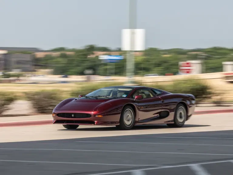 1993 Jaguar XJ220 - Image 11 of 31