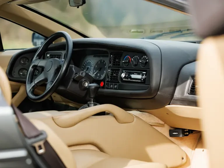 1993 Jaguar XJ220 - Image 10 of 31