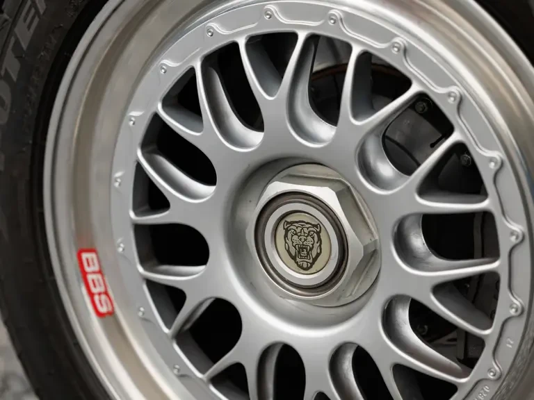1993 Jaguar XJ220 - Image 30 of 31
