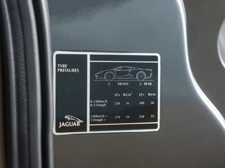 1993 Jaguar XJ220 - Image 22 of 31