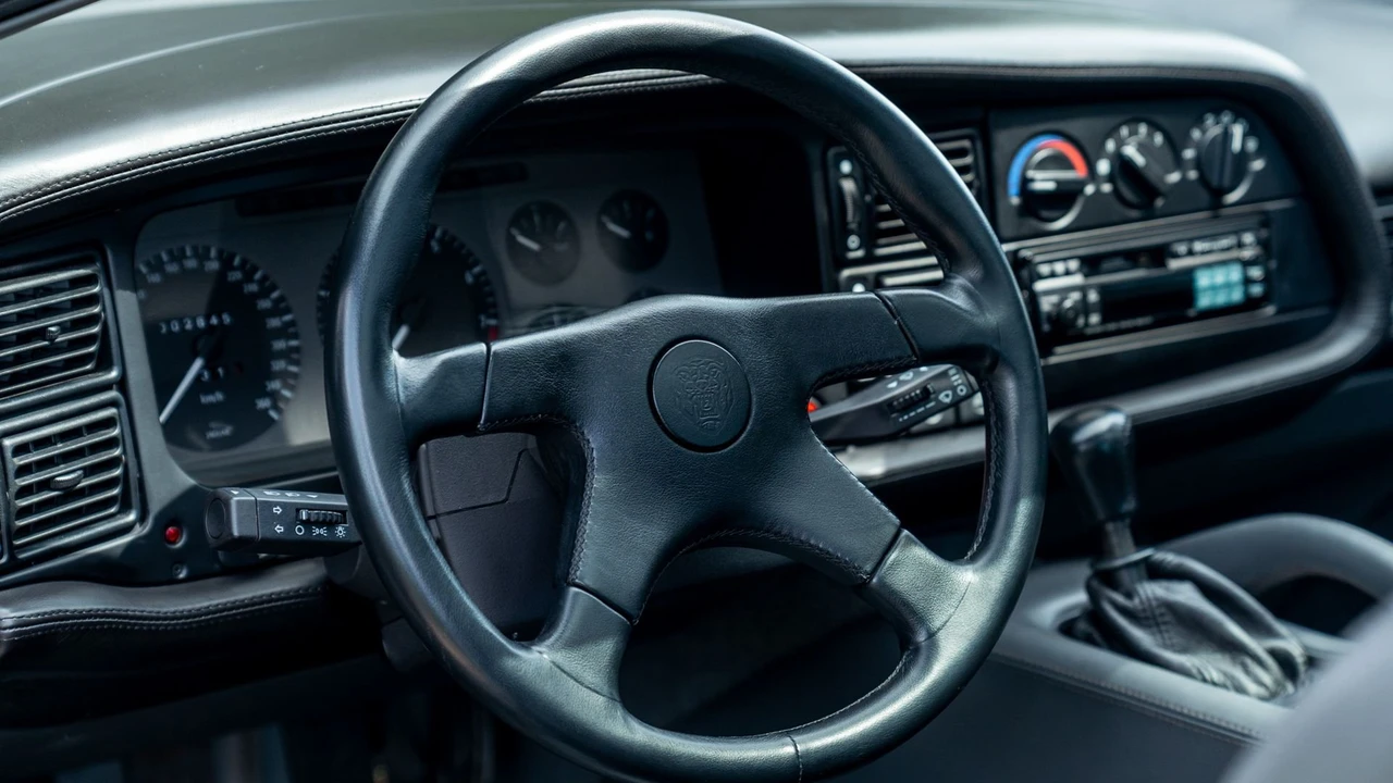 1993 Jaguar XJ220 - Image 30 of 31