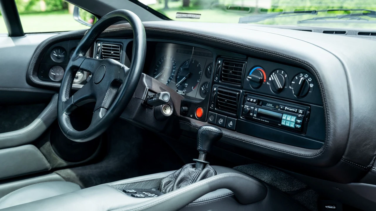 1993 Jaguar XJ220 - Image 31 of 31