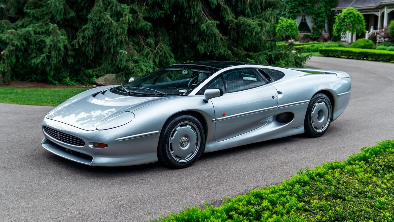 1993 Jaguar XJ220 - Image 18 of 31