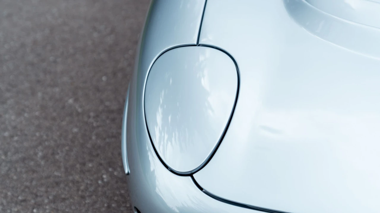 1993 Jaguar XJ220 - Image 12 of 31